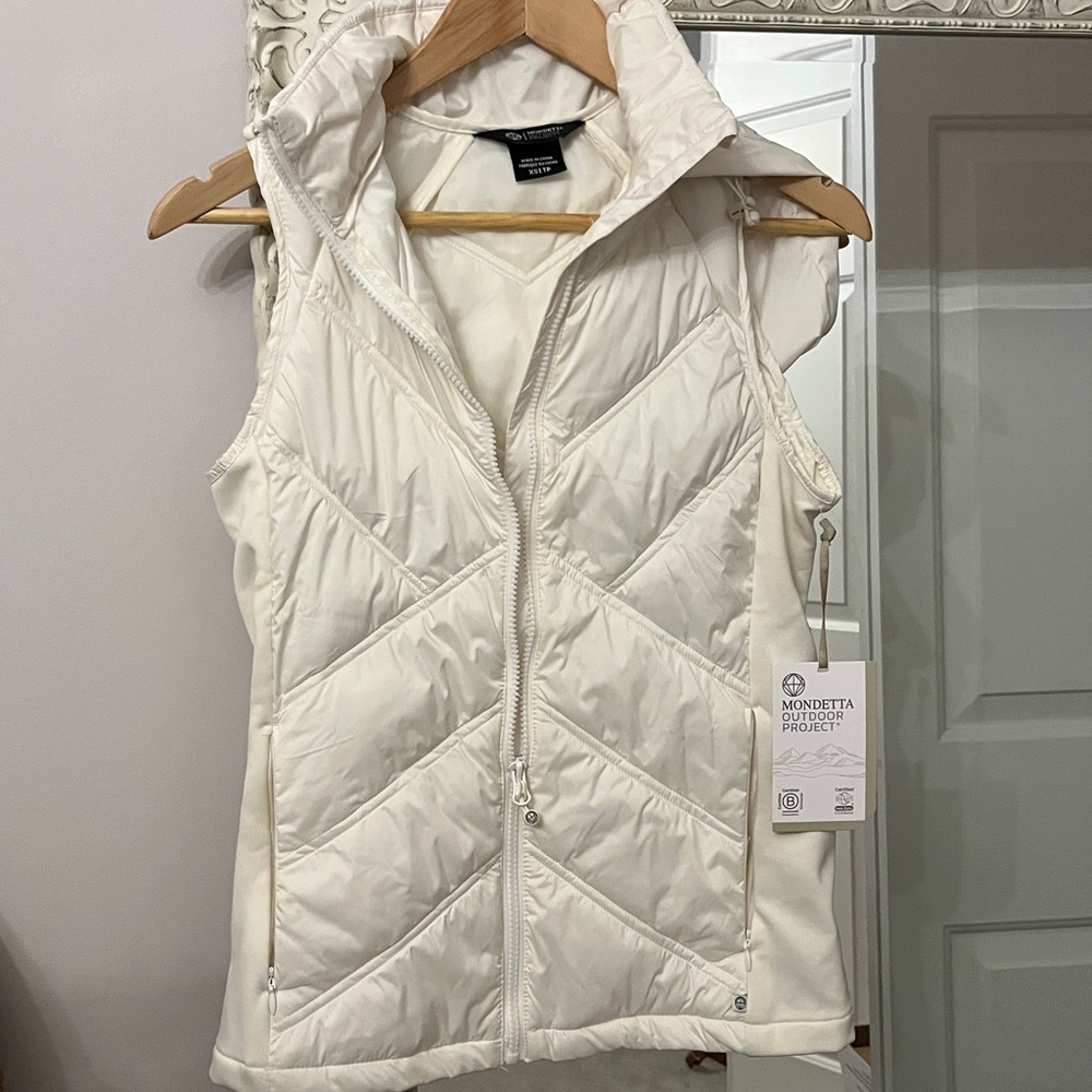 NWT Mondetta Outdoor Project Soft Matte Woven Mixed Media Vest